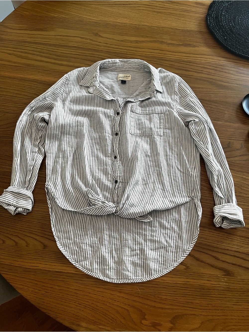 Universal Thread White and Black Striped Button-Down Shirt